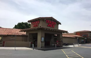 Trader Joes Grocery Store