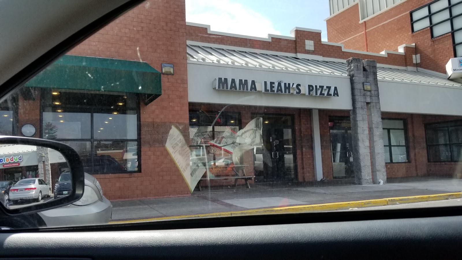 Mama Leah's Gourmet Kosher Pizza with Chef Dan's and Sprinkles Ice Cream