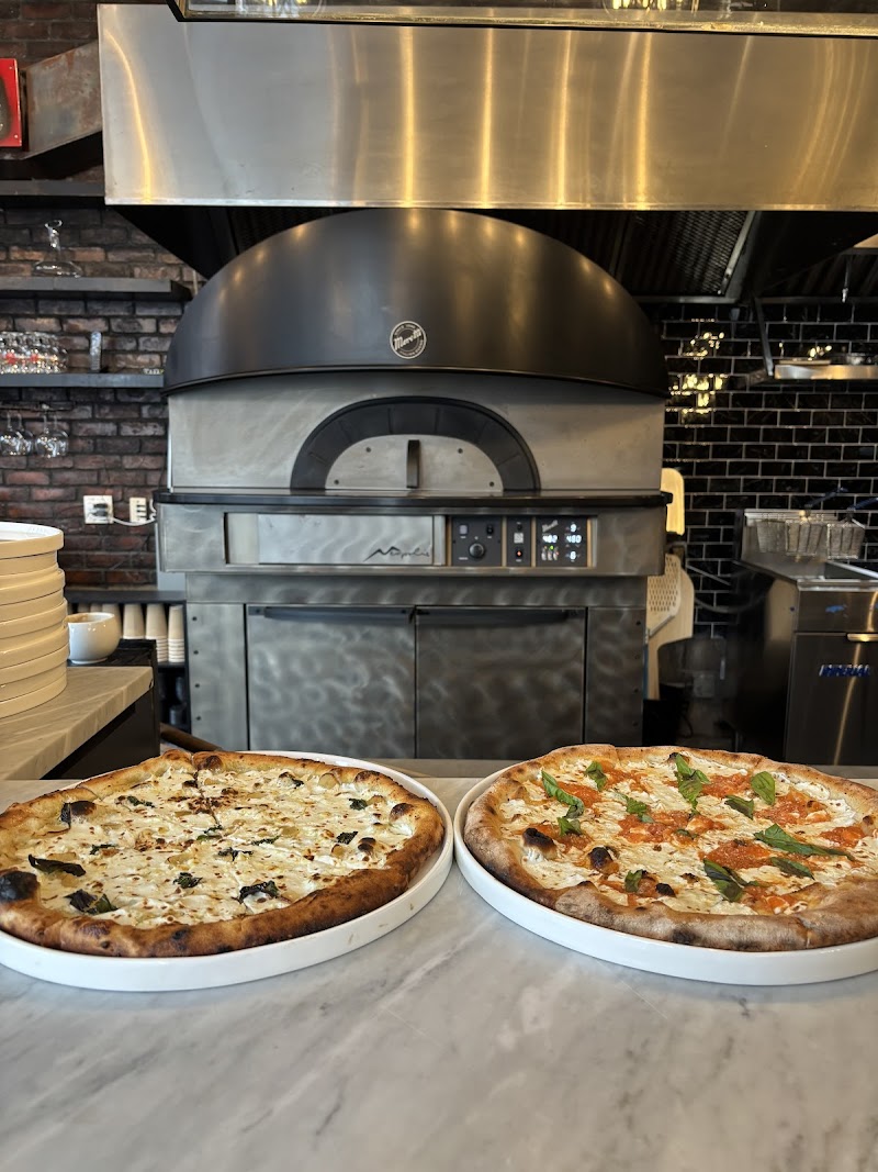 Biarritz Kosher Pizza and Wine Bar logo