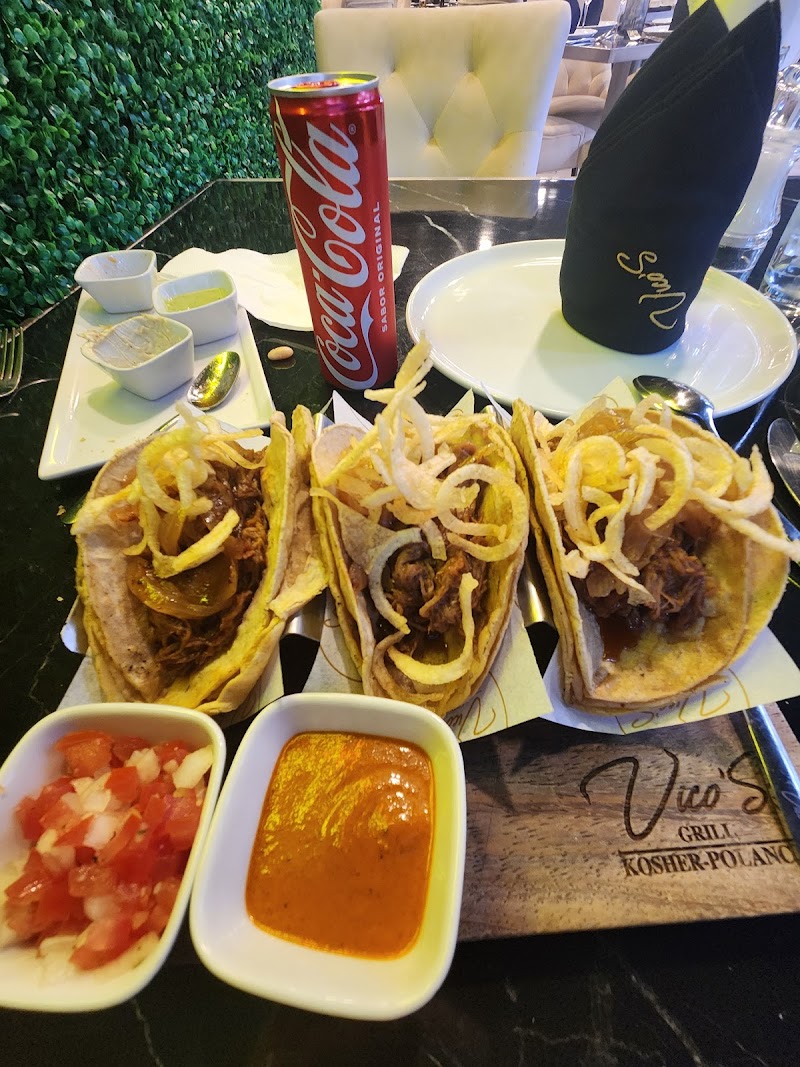 Vico's Grill Kosher Polanco logo