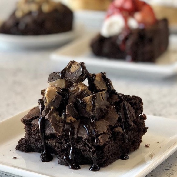 Cinnaholic Owings Mills logo
