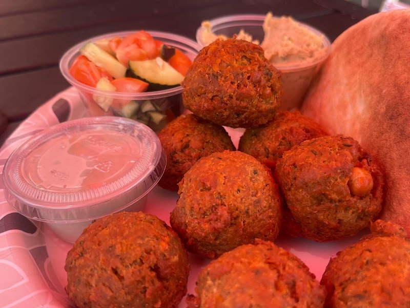 Bubbies Bistro logo